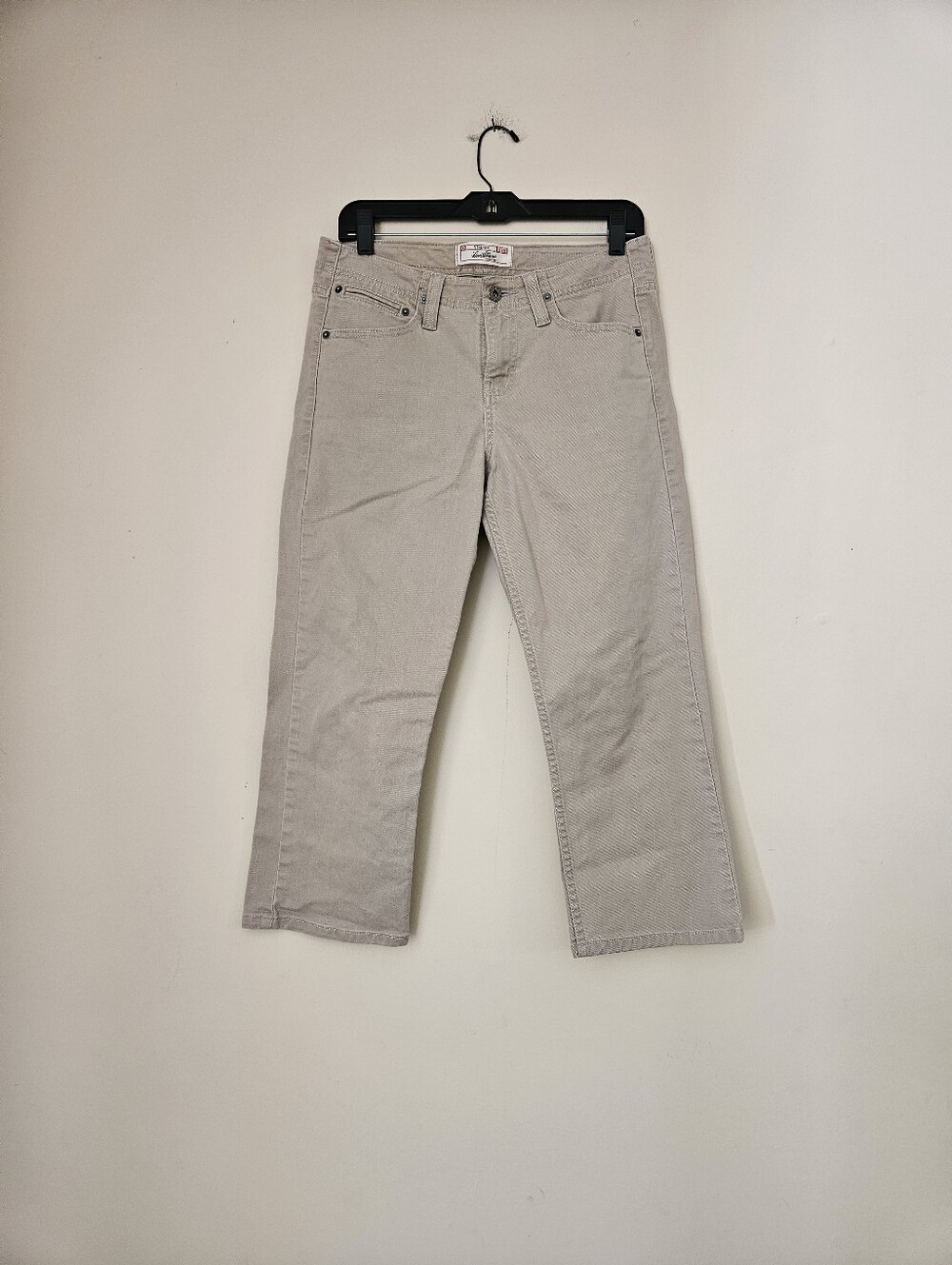 Levi's Women's Cropped Jeans in Light Beige, Size 6
